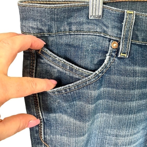 Old Navy The Diva Jeans Boot Cut Low Rise Stretch Medium Wash Y2K 12 Short - Picture 5 of 15